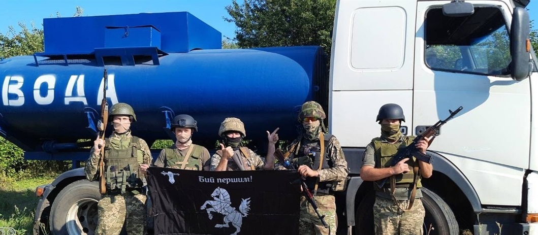 Військові з новою автівкою