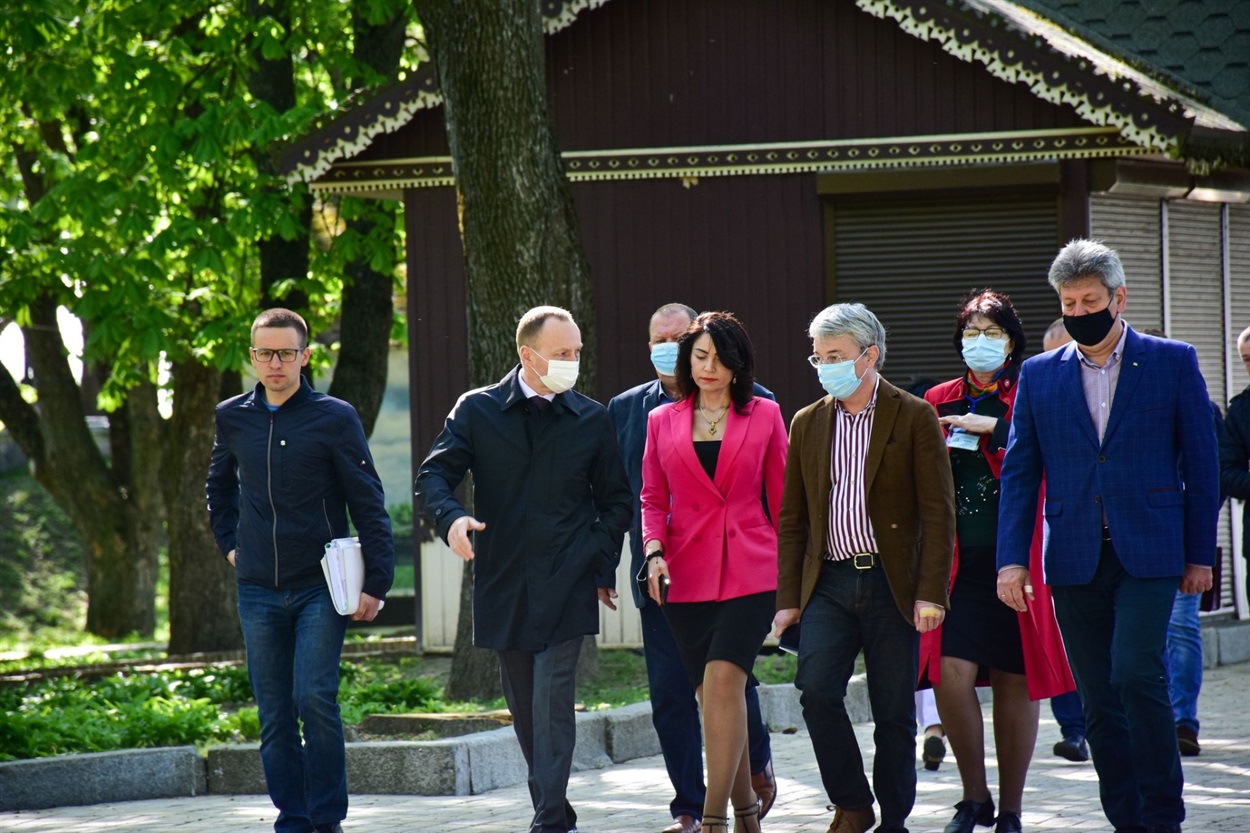 Робоча зустріч міського голови Чернігова і міністра культури Олександра Ткаченка на Валу