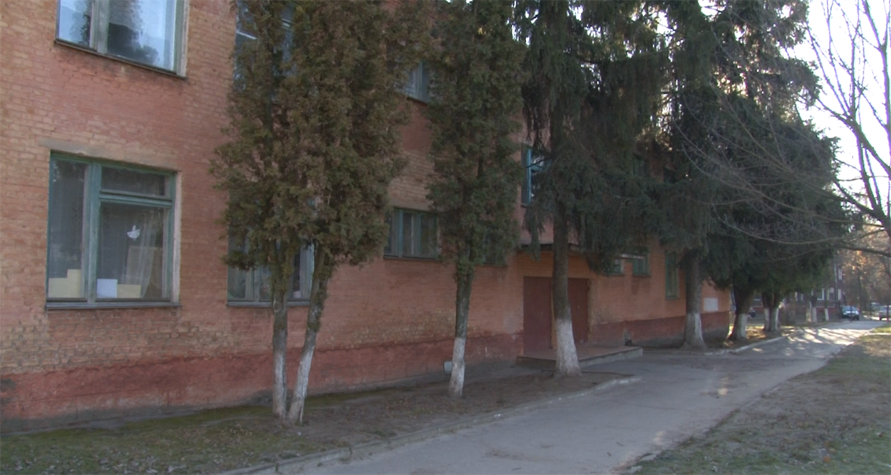Головний навчальний корпус Центру дитячо-юнацького туризму за адресою Захисників України, 3,б