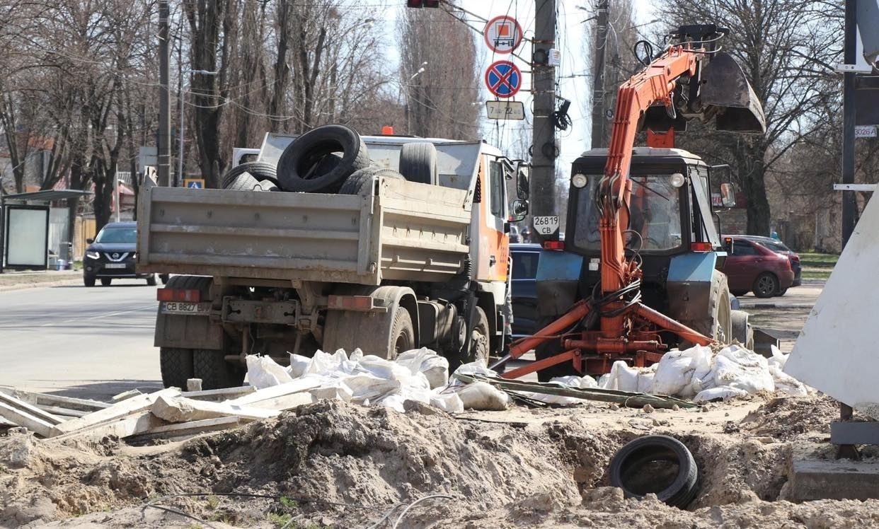 Звільнення доріг від уламків та пошкоджених решток інфраструктури