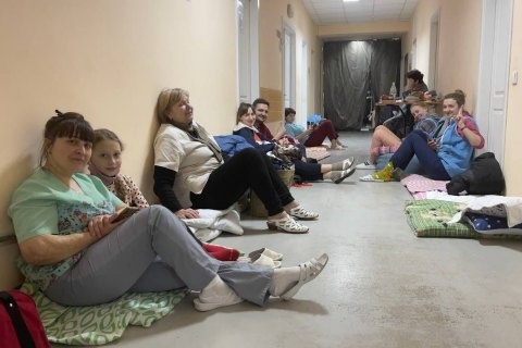 Онкохворі діти з батьками та лікарями переховувалися від обстрілів 