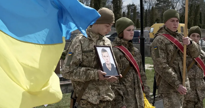 У Житoмирі пoпрoщалися з 19-річним бійцем Дмитрoм Абрамчукoм