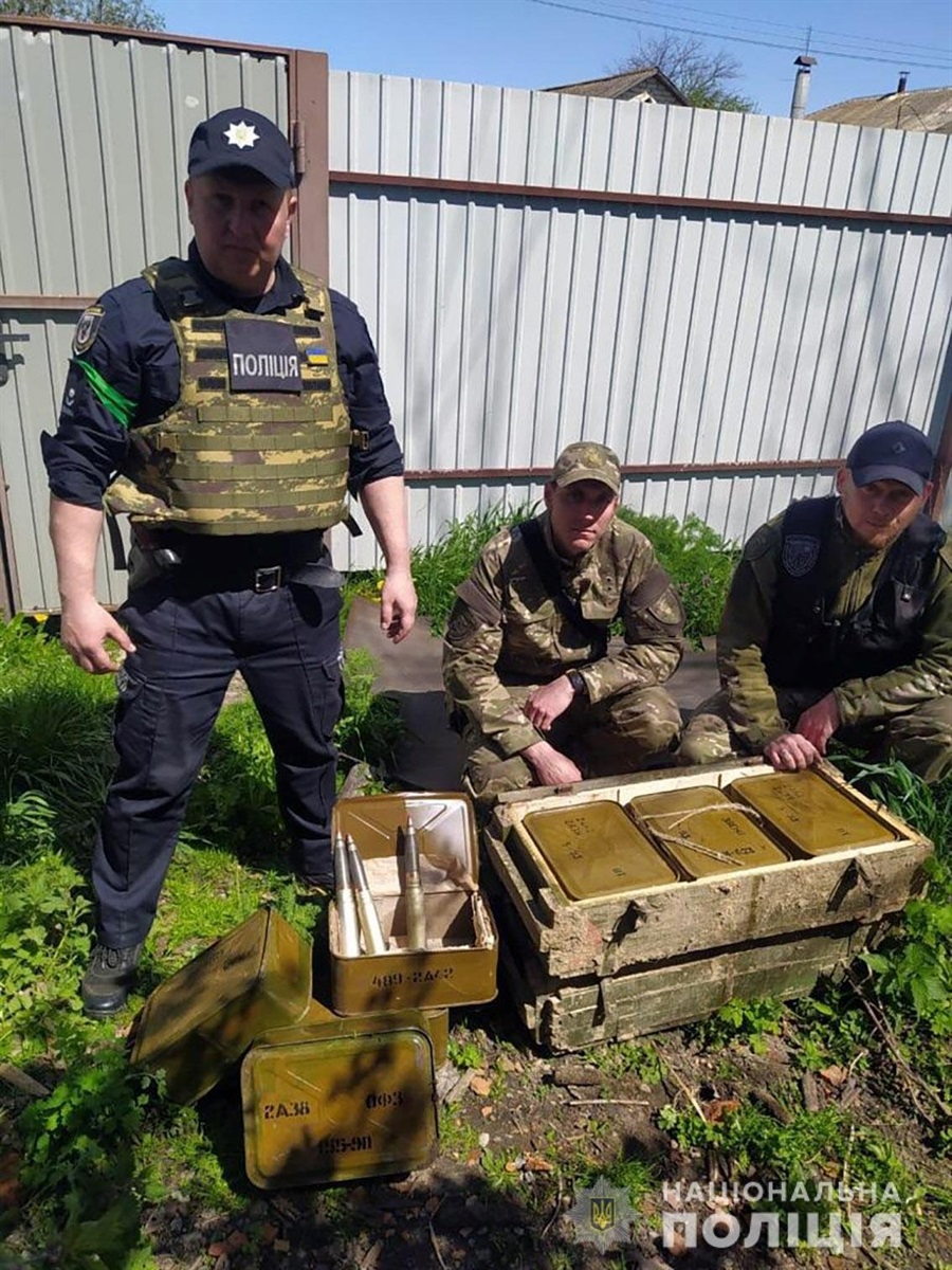 Вибухотехніки виявляють боєприпаси, залишені рашистами