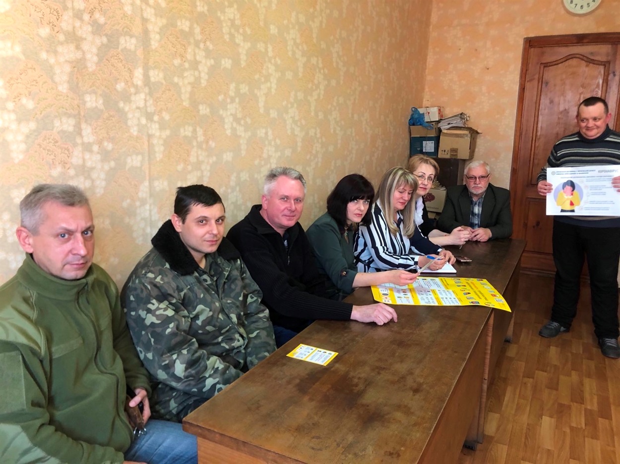 Нарада з колегами. Владислав Гудзій по центру 