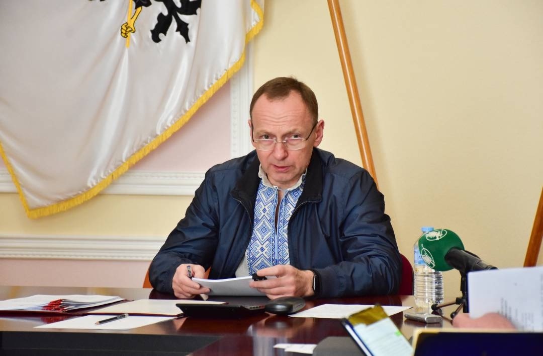 Владислав Атрошенко під час засідання виконкому 