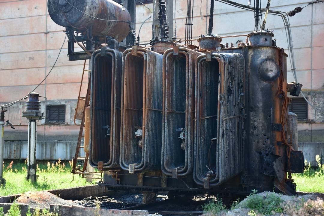 Зруйнований трансформатор