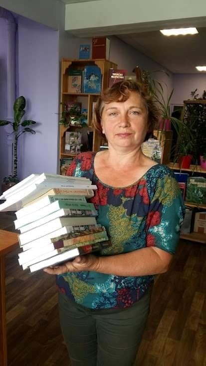 Сучасні українські книжки передали Городнянській бібліотеці