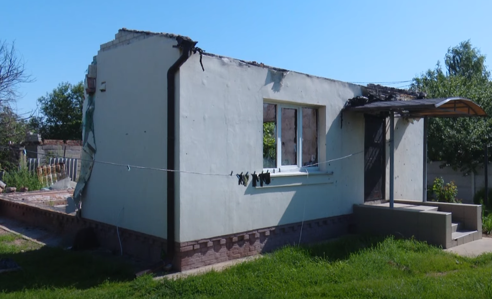 росія знищила будинок жительки Киїнки Олени Кривошей