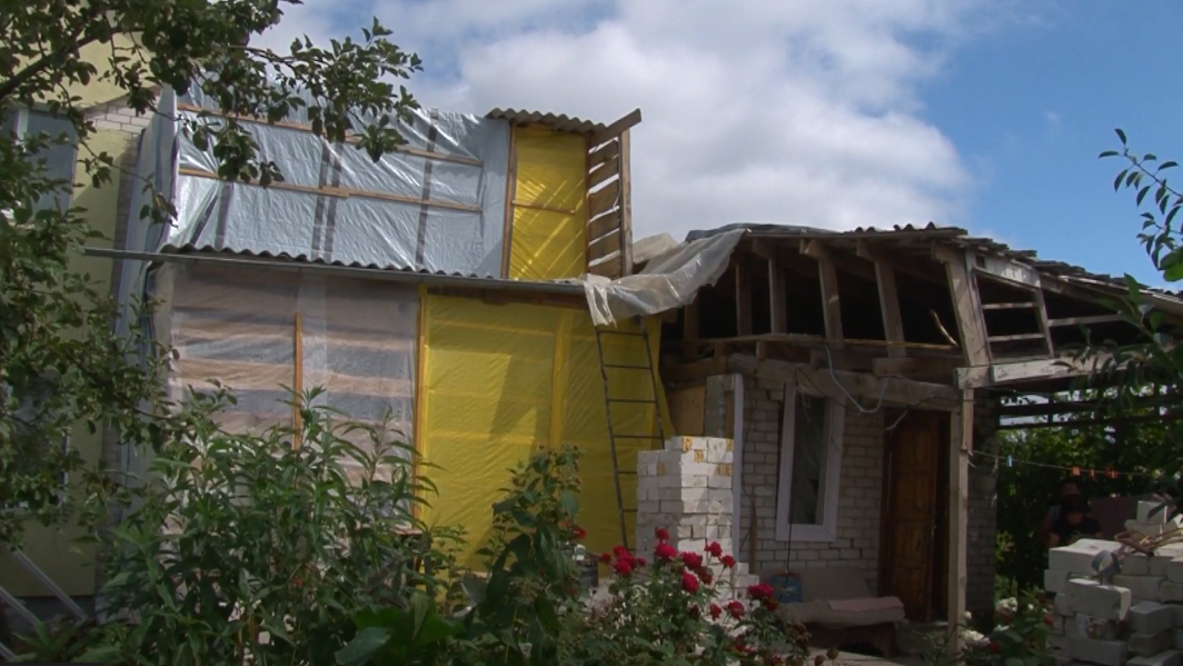 Частина будинку Марини Волошиної просто склалася від ударної хвилі