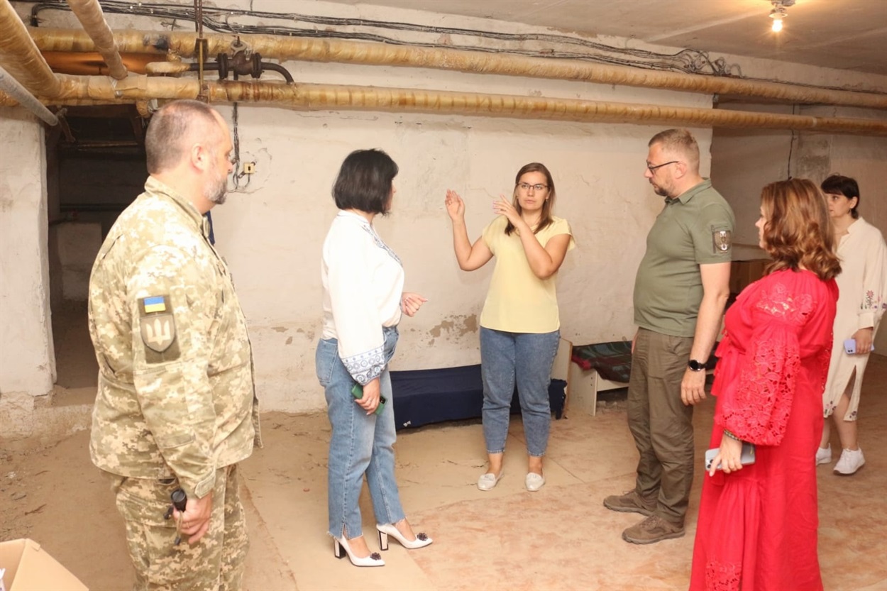 Укомплектування укриттів в навчальних закладах