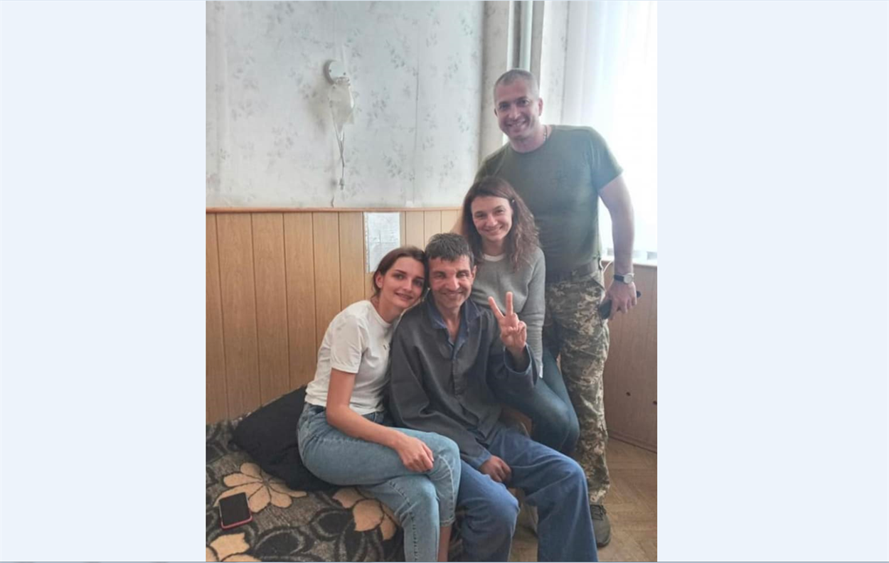 Захисник зустрівся з рідними