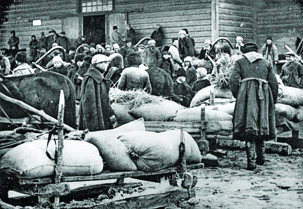 Масове вивезення продуктів з українських сіл