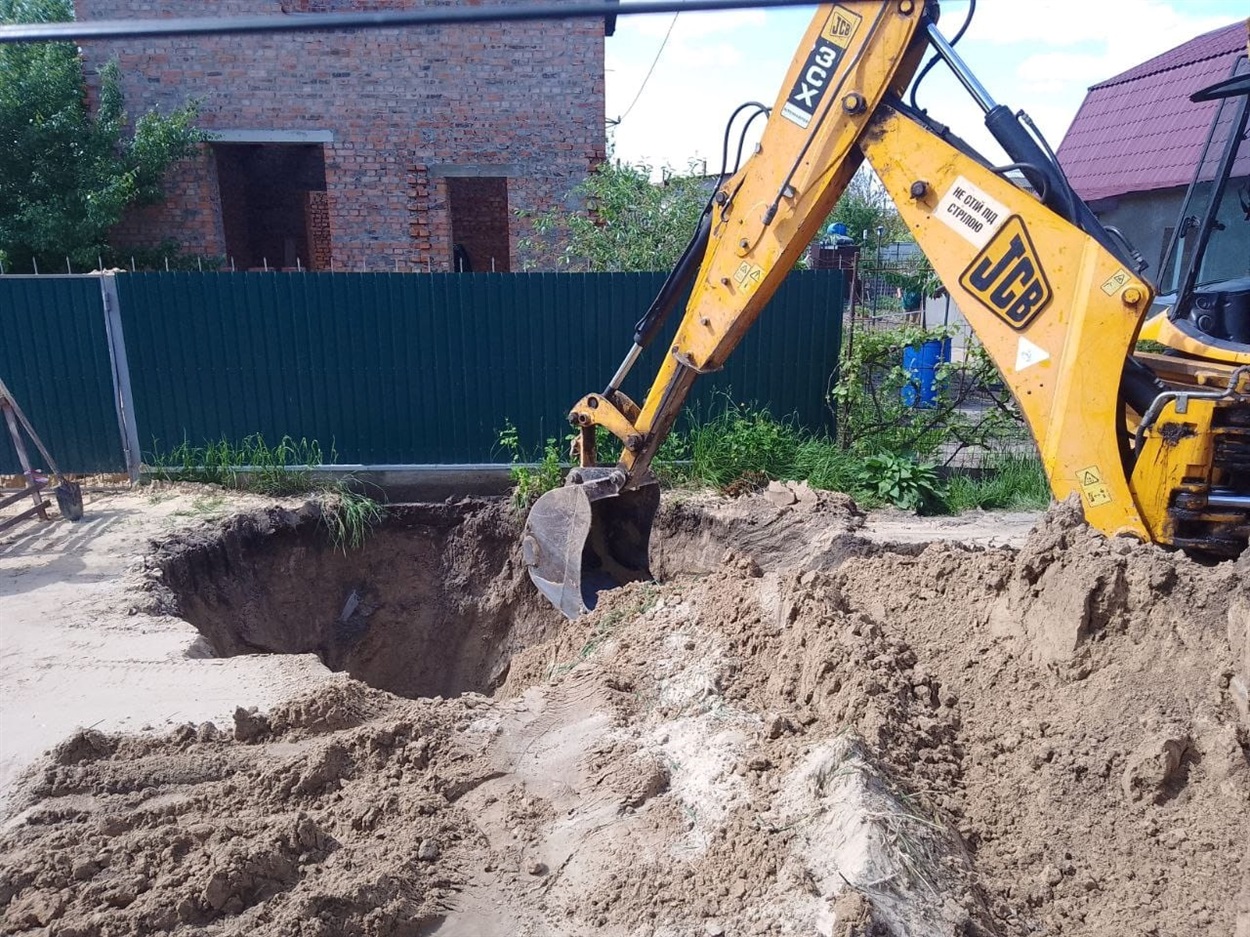 У Чернігові через дерева і паркани не можуть відновити водопостачання, 22.05.2023