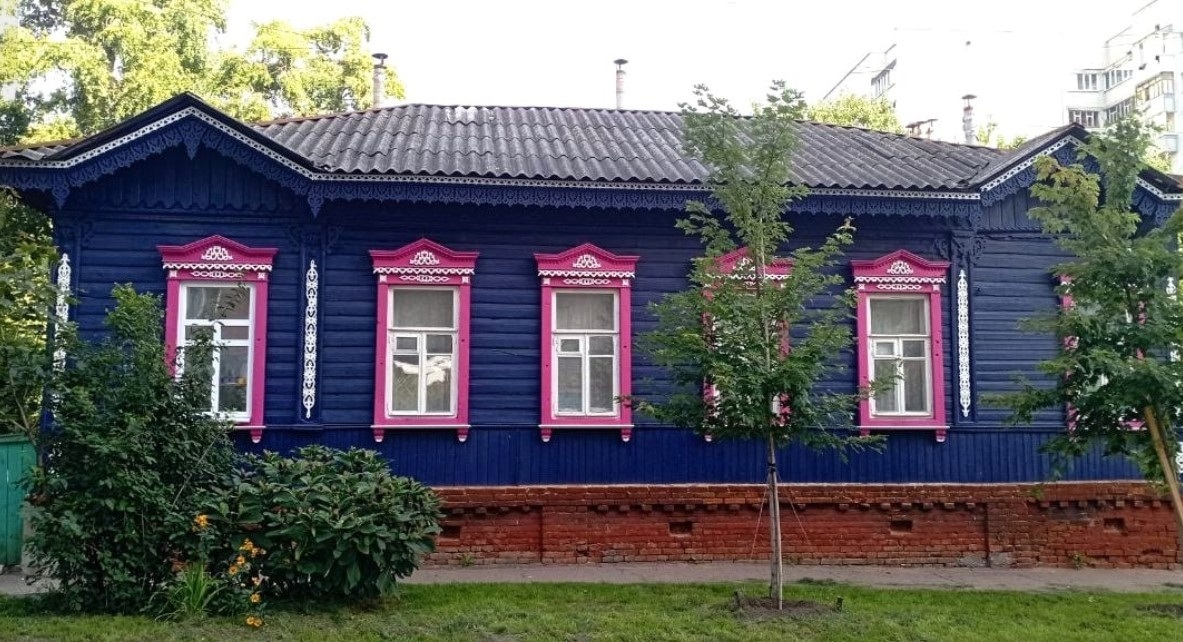 У Чернігові відновлюють дерев'яне різьблення на хатах, 08.09.2023