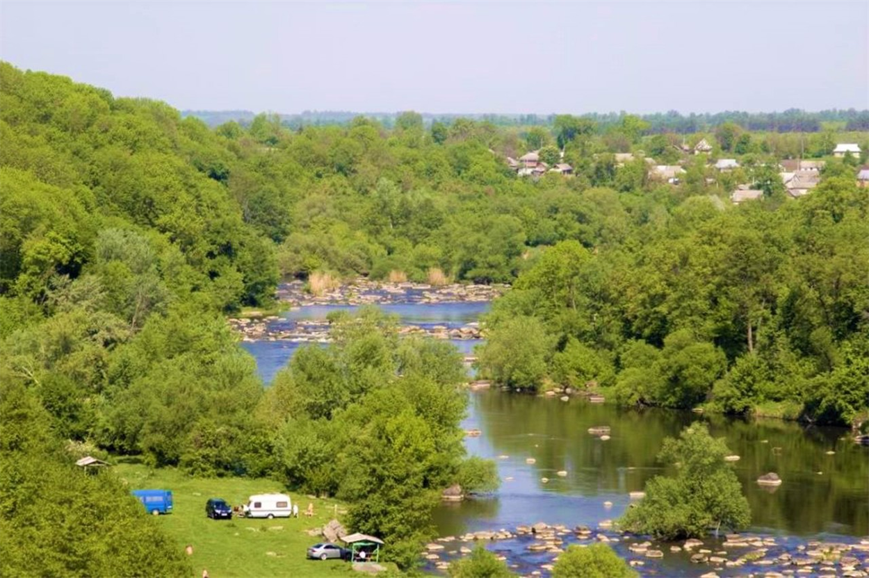 кемпінг село Печера