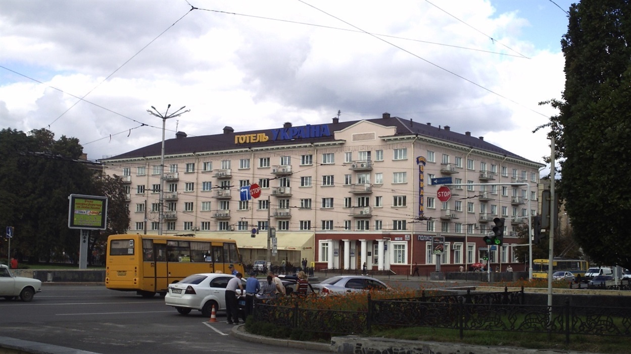 Візитівка Чернігова – готель «Україна» до війни